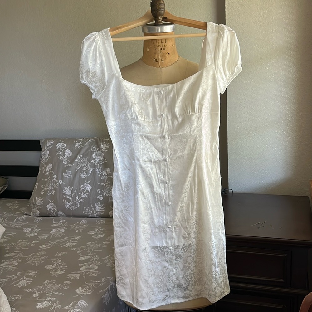 White floral dresss